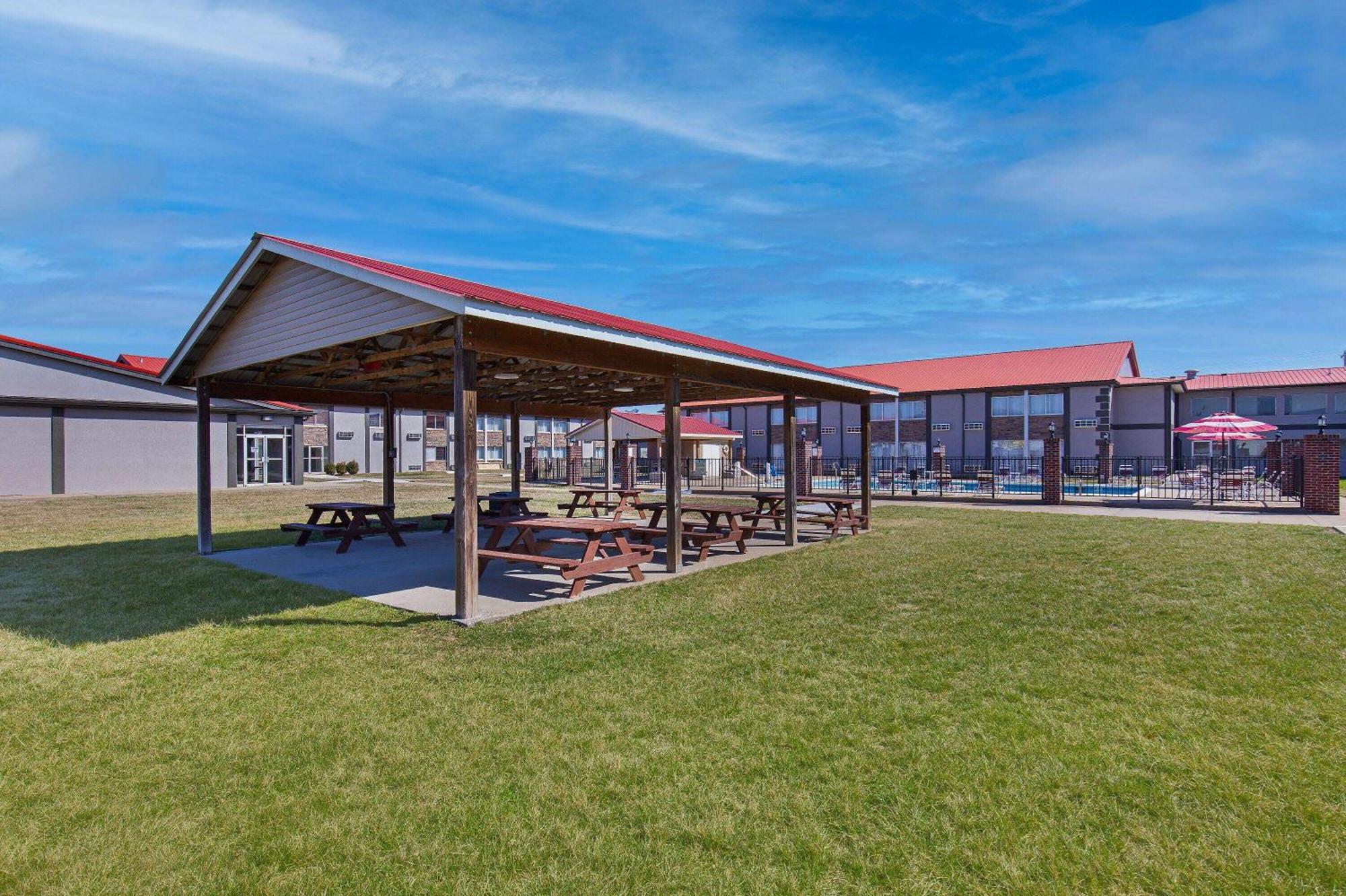 Ramada By Wyndham Bowling Green Extérieur photo