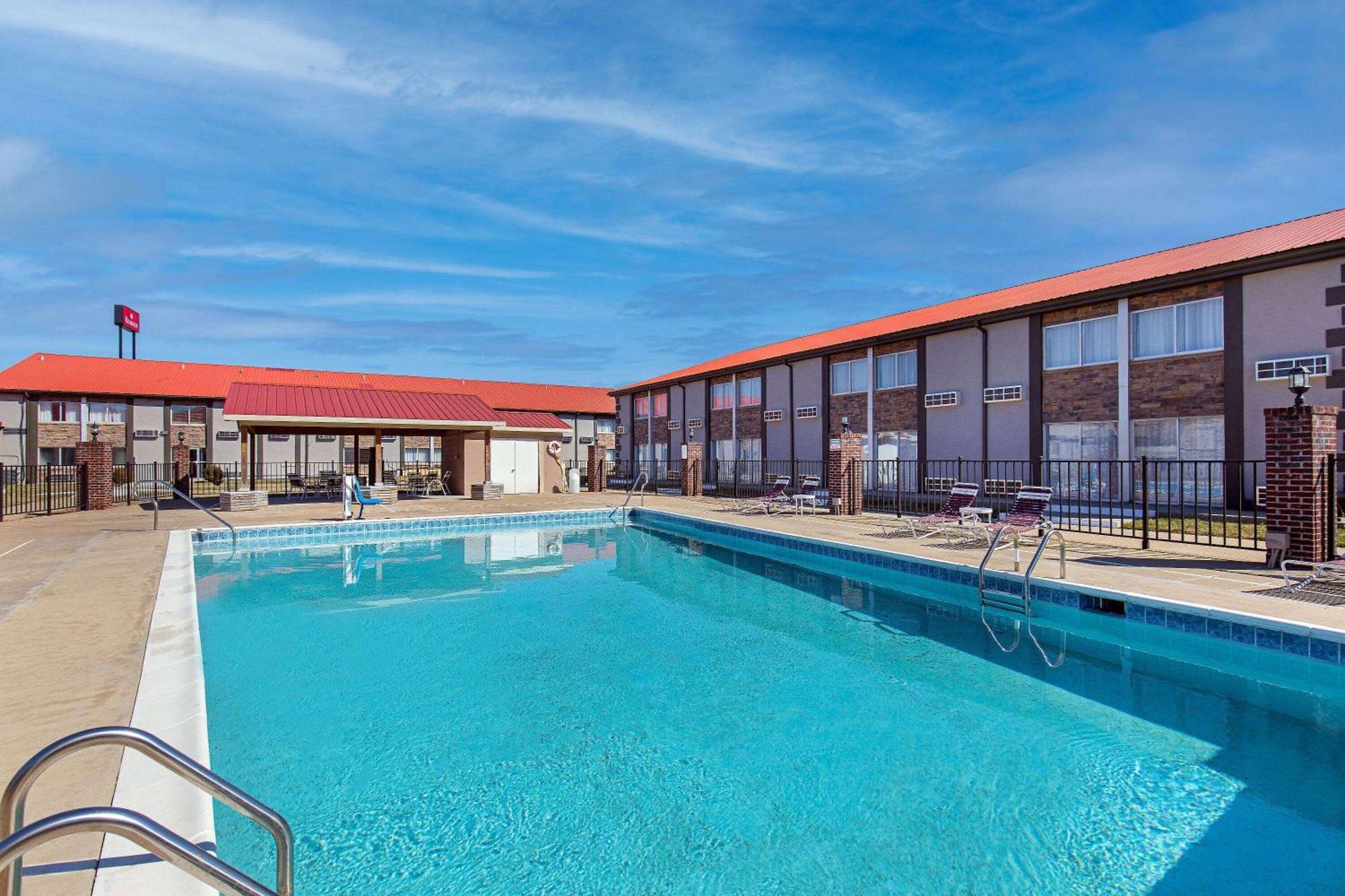 Ramada By Wyndham Bowling Green Extérieur photo