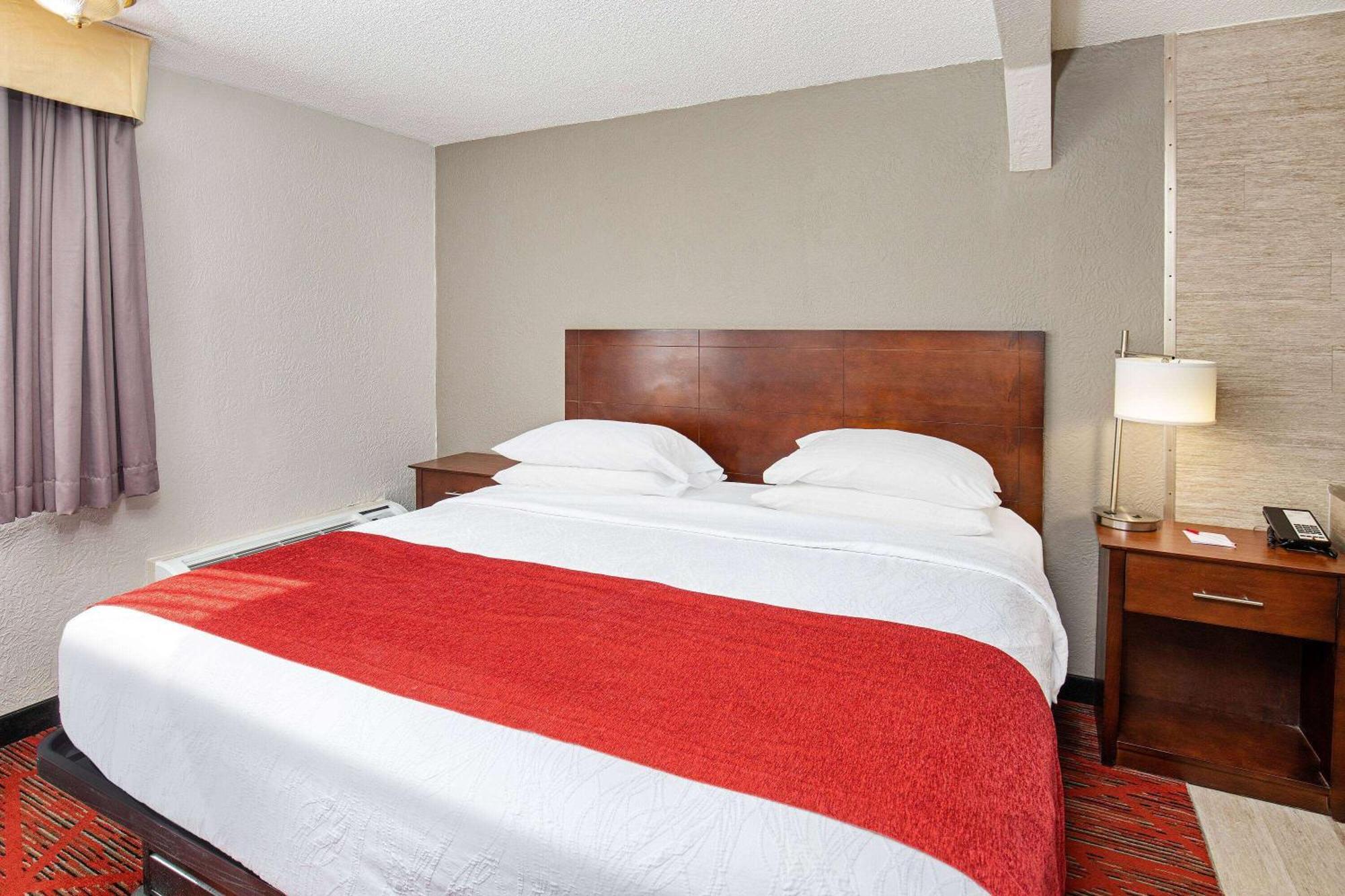 Ramada By Wyndham Bowling Green Extérieur photo