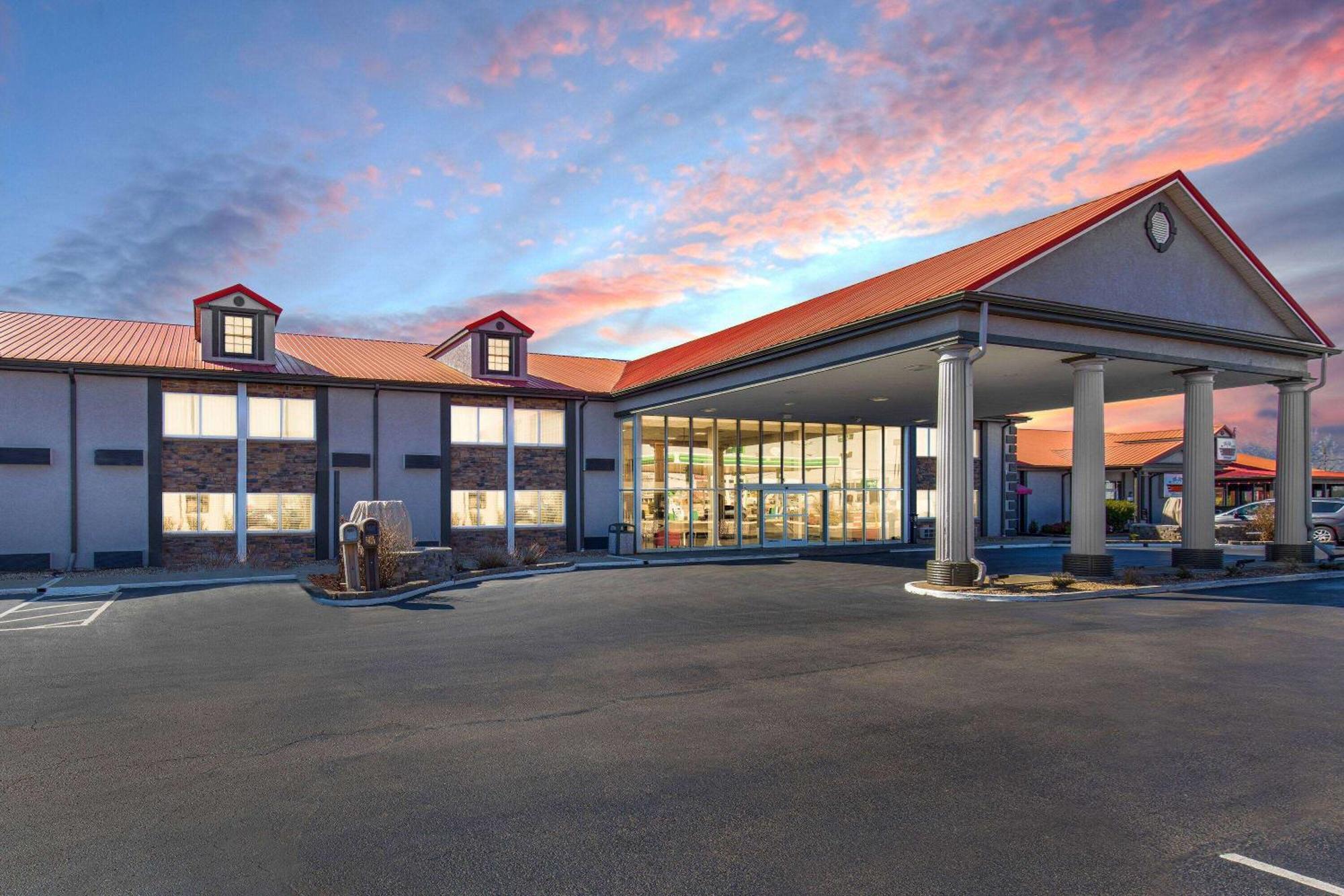 Ramada By Wyndham Bowling Green Extérieur photo