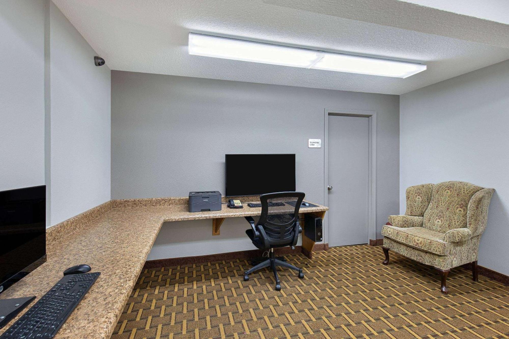 Ramada By Wyndham Bowling Green Extérieur photo